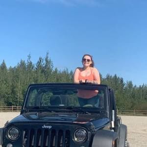 Meet your Posher, Cynthia